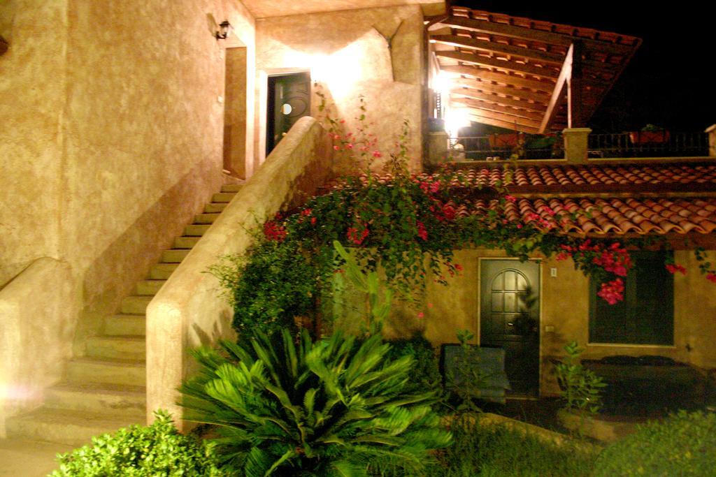 Residenza La Vigna Aparthotel Паргелия Екстериор снимка