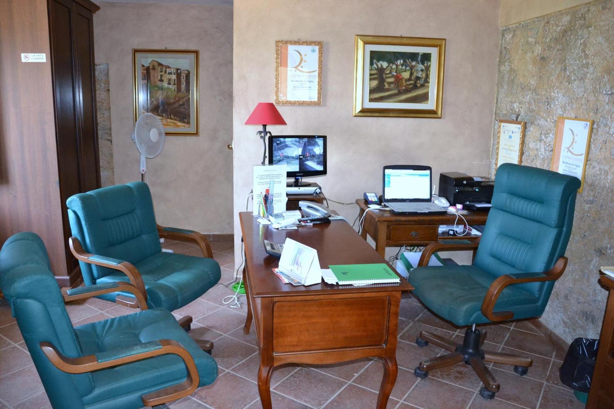 Residenza La Vigna Aparthotel Паргелия Екстериор снимка