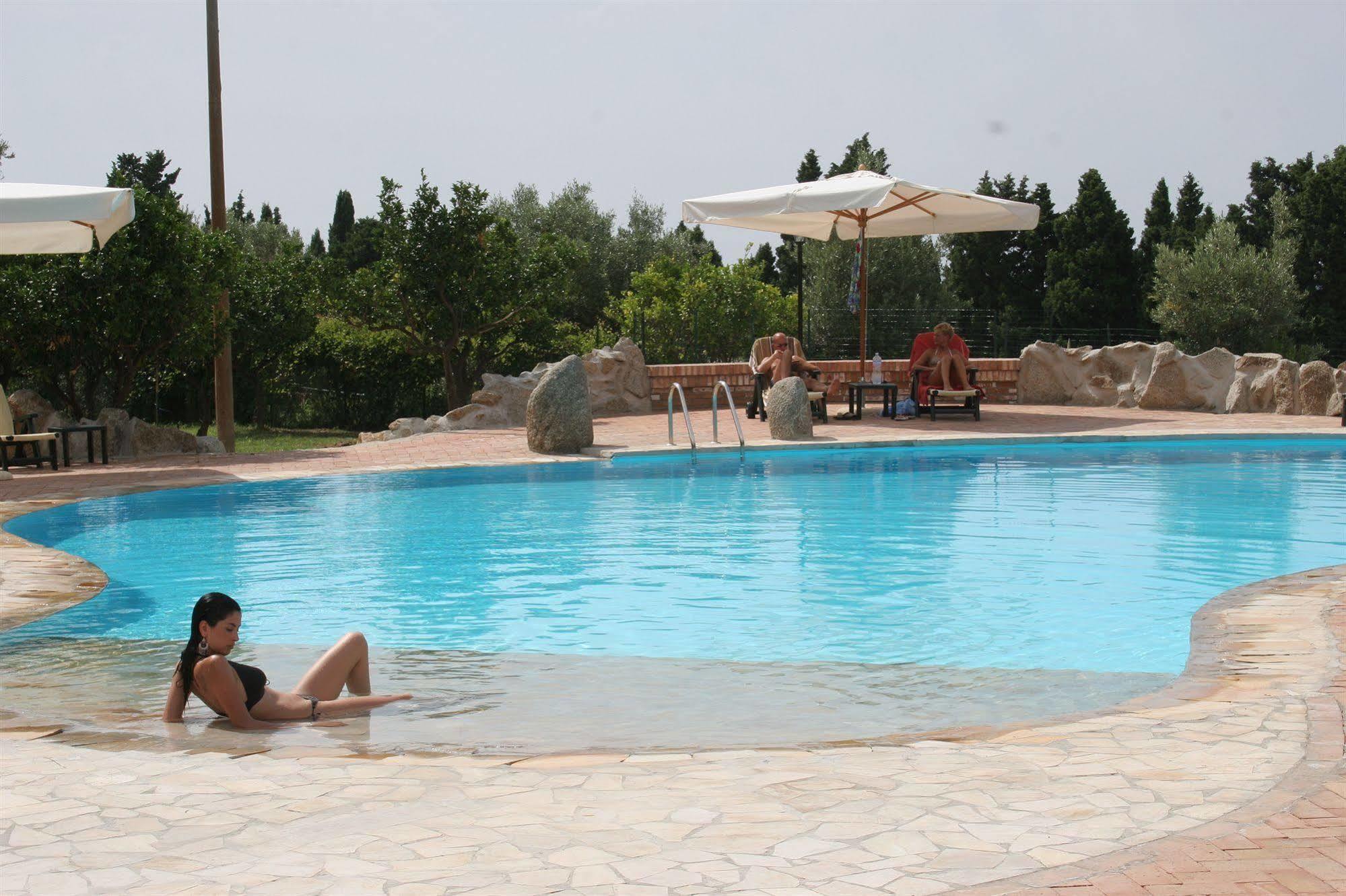 Residenza La Vigna Aparthotel Паргелия Екстериор снимка