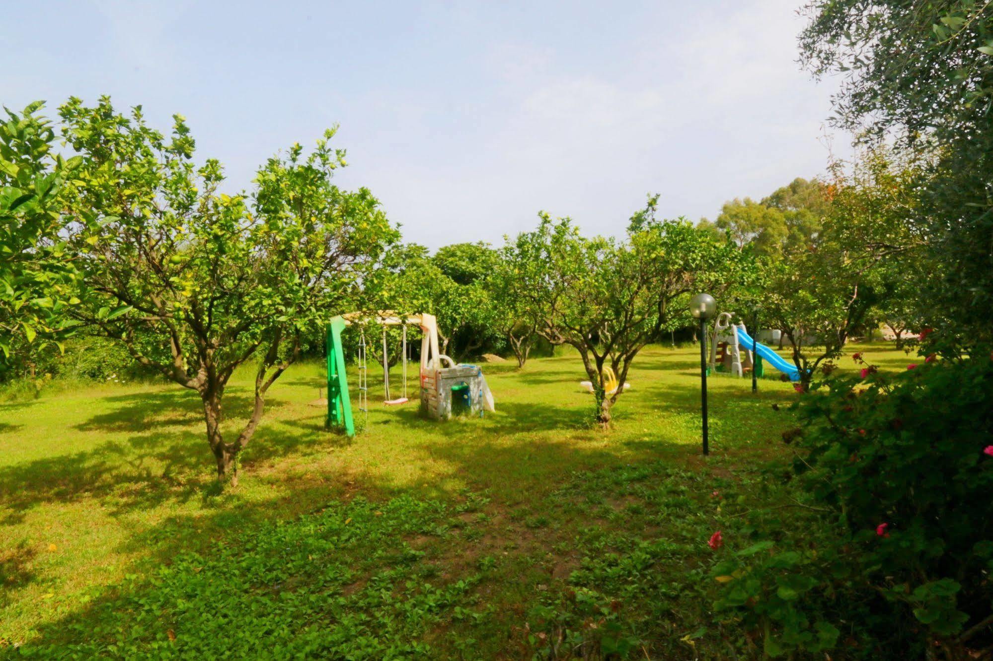 Residenza La Vigna Aparthotel Паргелия Екстериор снимка