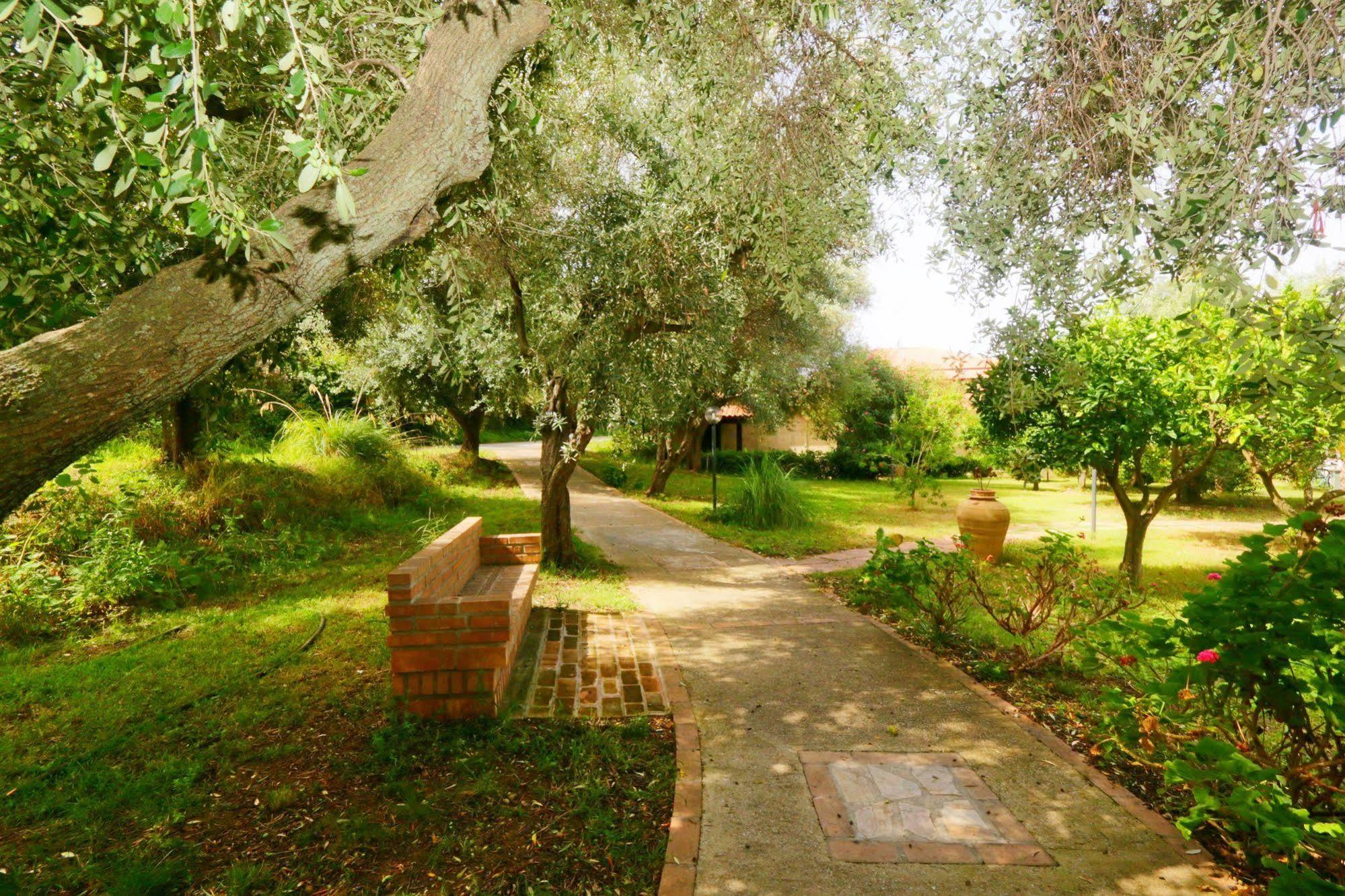 Residenza La Vigna Aparthotel Паргелия Екстериор снимка